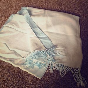 Cashmere scarf or shawl